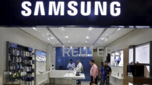 Reuters Samsung Xiaomi VS Amazon Flipkart
